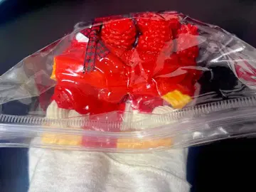 kikisquishy xl 사이즈 딸기 2장 겹친 토스트