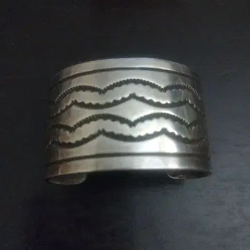 실버 파도 무늬 오픈 뱅글