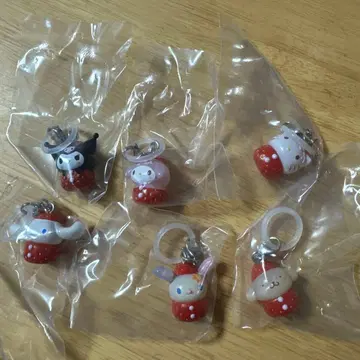 산리오 캐릭터 딸기 메지루시 액세서리 6개 컴플리트
