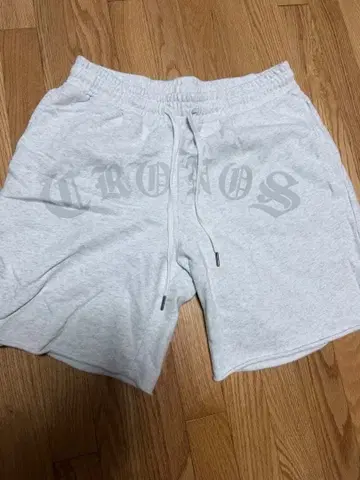 CRONOS 화이트 숏팬츠 M 사이즈