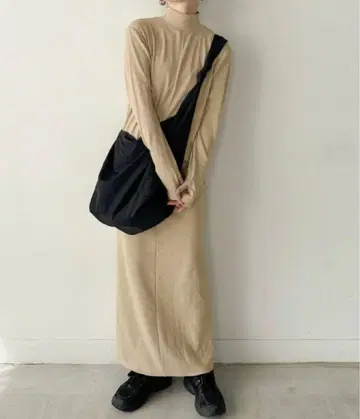 미사용 셀렉트 모카 핑거 슬리브 프티 하이 립 원피스 L 사이즈