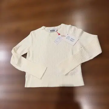 미사용 새상품 KIRSH 아이보리 라운드넥 니트 사이즈 2