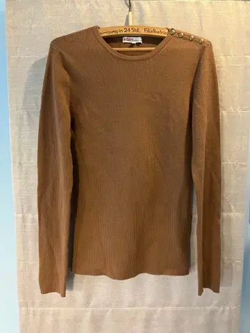 MICHAEL KORS 브라운 긴팔 티셔츠 사이즈 4