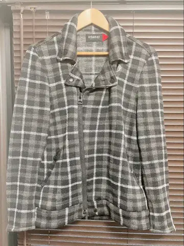 DOARAT 그레이 계열 체크 자켓