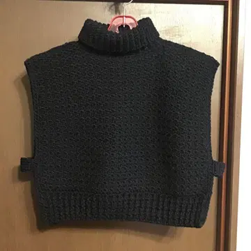 핸드메이드 블랙 니트 베스트 터틀넥