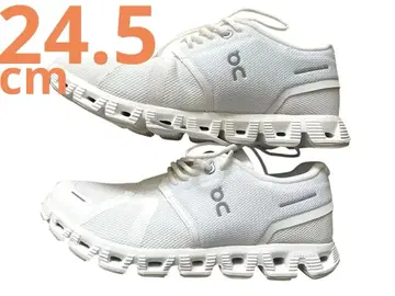 24.5 온 화이트 스니커즈
