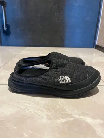 THE NORTH FACE 블랙 슬립온