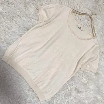 쿠미쿄쿠 반팔 니트 아이보리 30 깔끔한 오피스 청순 심플