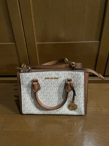 MICHAEL KORS 백