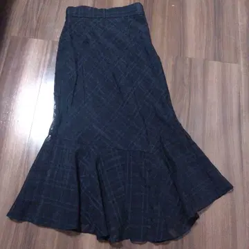 La boutique Bon Bon 블랙 체크 플레어 스커트