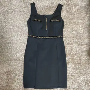 블랙 슬리브리스 드레스 비즈 장식