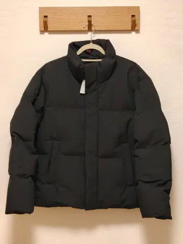 [ 25년 겨울 모델 ] UNIQLO 심리스 다운 자켓 M 사이즈