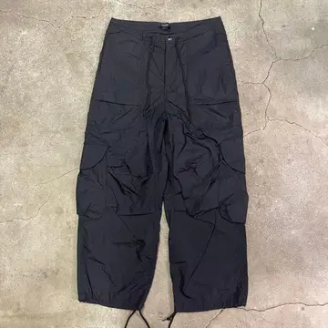 ENTIRE STUDIOS FREIGHT CARGO S