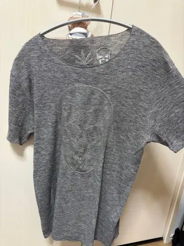 그레이 스컬 프린트 T셔츠 L 사이즈