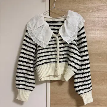 [ SALON by Chico ] 프릴 더블 칼라 패턴 니트 가디건