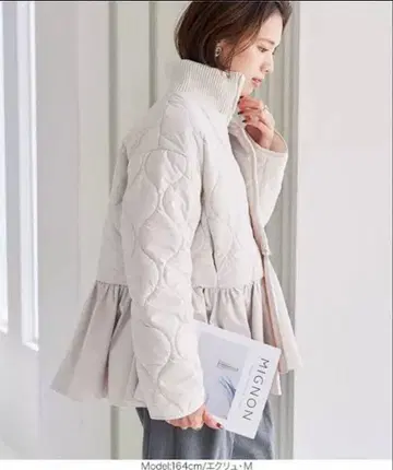 고베 레터스 페플럼 퀼팅 충전솜 블루종 코트 화이트