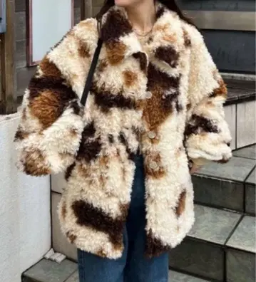 kastane COW 컬 샤기 코트