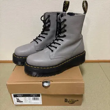 닥터마틴 Jadon III 8홀 부츠 UK6.5