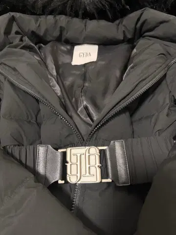 GYDA 블랙 롱 코트