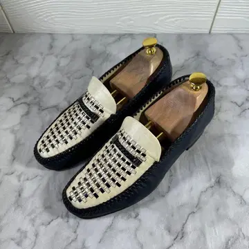 마레리 네이비와 화이트의 뜨개질 가죽 로퍼 24.5cm