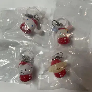 산리오 캐릭터즈 딸기 메지루시 액세서리 4개 세트