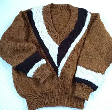 핸드메이드 케이블 짜임 V넥 스웨터