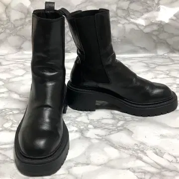 인기 ZARA 통굽 트랙 밑창 사이드 고어 부츠 가죽 블랙