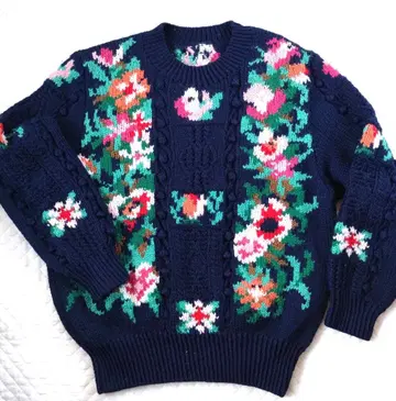 손뜨개질 네이비 플라워 무늬 니트 스웨터 긴팔