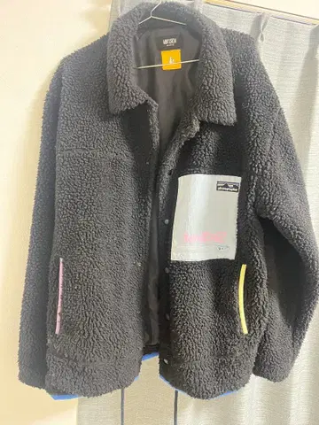 플리스 자켓 블랙 컬러풀 디테일