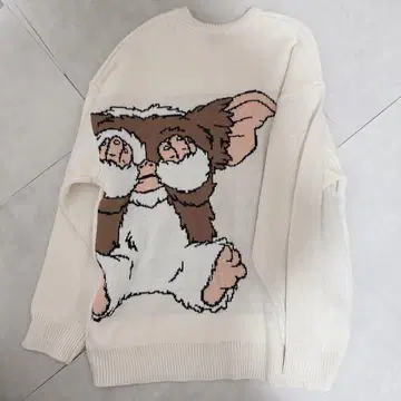 새상품 그렘린 기즈모 니트 아이보리 스웨터 눈가림 자수