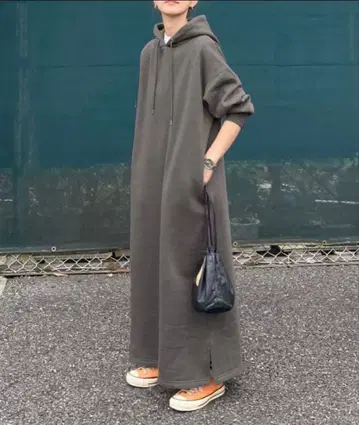 노치 속기모 후디 롱 원피스 차콜