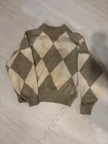 다이아몬드 패턴 긴팔 니트 스웨터