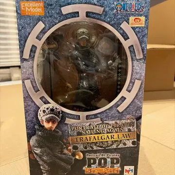 트라팔가 로 피규어