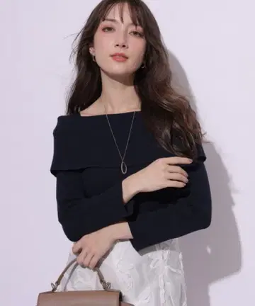 [ 택 포함 새상품 ] Apuweiser-riche 오프숄더 리브 니트