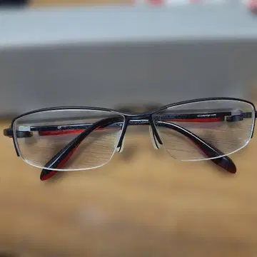 상여금으로 대응 OPUS 블랙/레드 도수 있는 안경