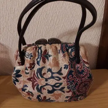 꽃무늬 가마구치 핸드백