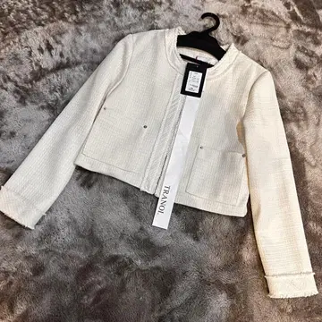 새상품 TRANOI 트라노이 노카라 자켓 화이트