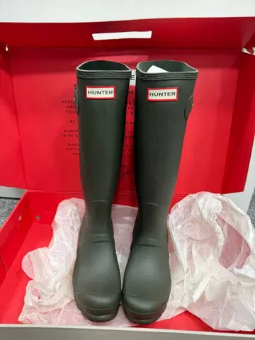 HUNTER 올리브 그린 장화 버클 포함