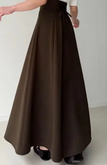 JUNOAH 하이웨스트 레이스업 스커트 브라운