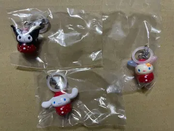 산리오 캐릭터즈 딸기 메지루시 액세서리