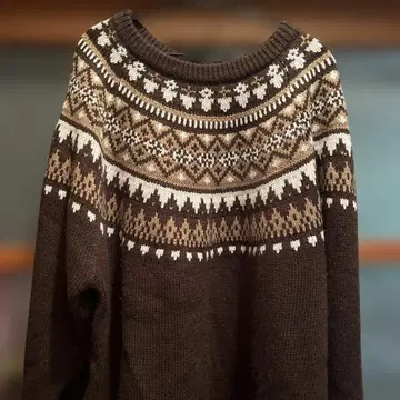 다크 브라운 페어아일 패턴 니트 스웨터