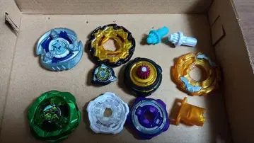 베이블레이드 X 엠퍼러 마이트 데크 세트 12/25 개봉 거의 미사용.