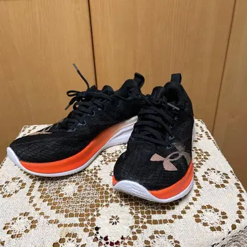 Under Armour Velocity 블랙/오렌지