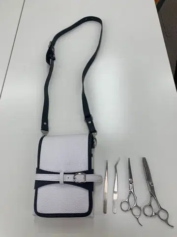 시저백 (가위 2개와 핀셋 2개 포함)