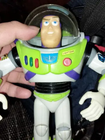 버즈 라이트이어 가동식 피규어