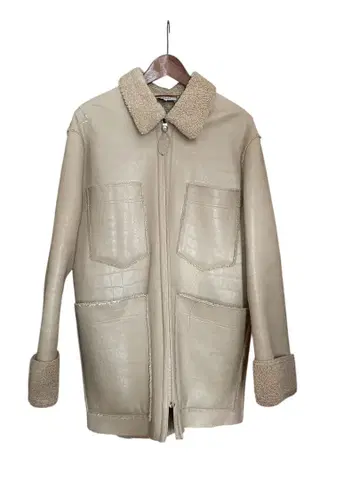 Nanushka 무스탕 코트