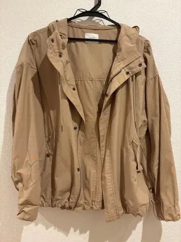 LOWRYS FARM 로리즈팜 마운틴 파카 베이지