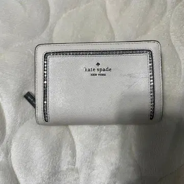케이트 스페이드 접이식 지갑 화이트
