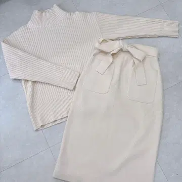 리랜드트루 니트 셋업 M 사이즈 화이트