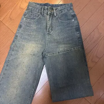 비즈 장식 라이트 블루 데님 팬츠